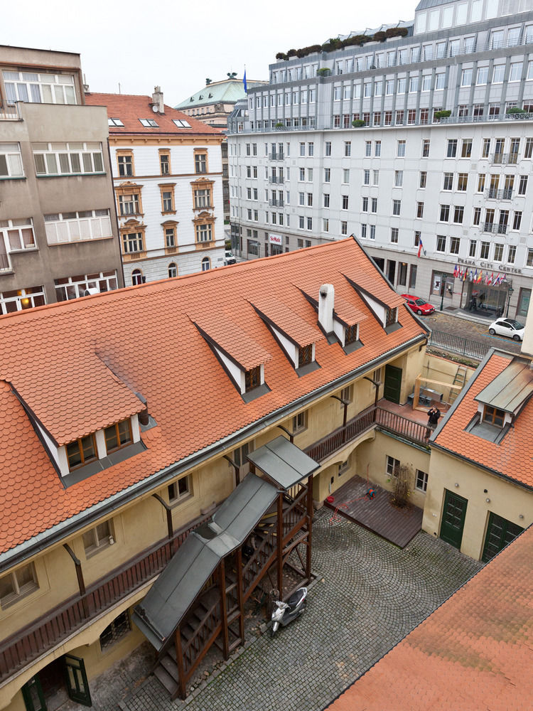 Oasis Prague Apartments Exteriör bild